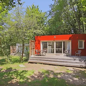 https://huttopia-royat.hotels-rhonealpes.com